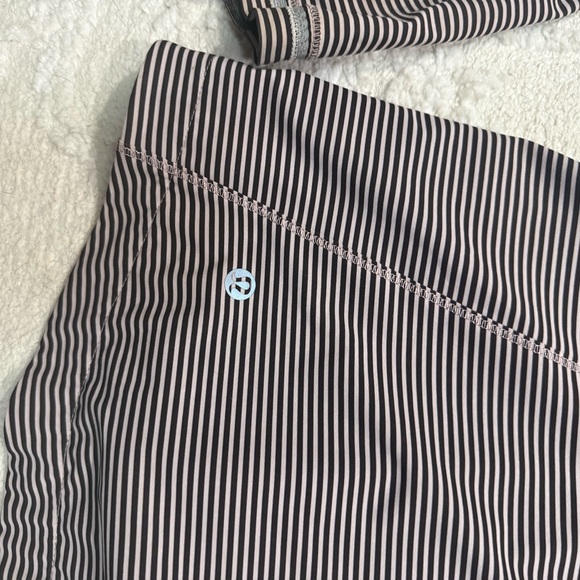 Lululemon Run: Hustle Jacket Striped Hooded Full Zip Size 6 - Picture 6 of 7